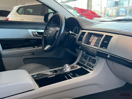 XF 2.0 GTDI LUXURY 240cv Aut. 