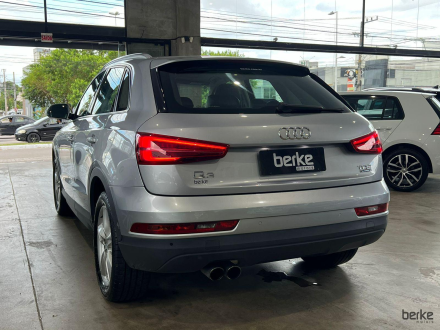 Q3 2.0 Ambiente TFSI Quat. 170/180cv S-tronic 5p